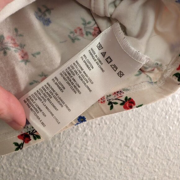 Urban Outfitters Floral Top - Picture 5 of 6